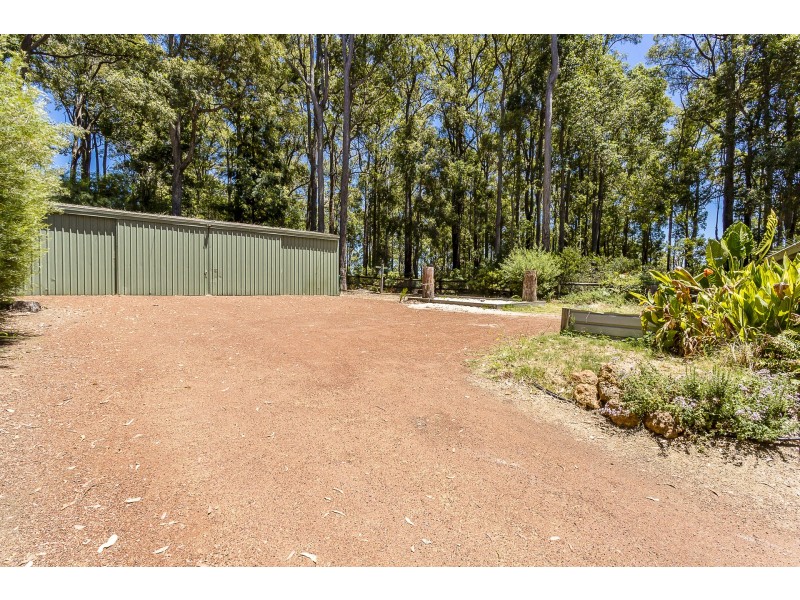 1 Begonia Court, Dwellingup WA 6213