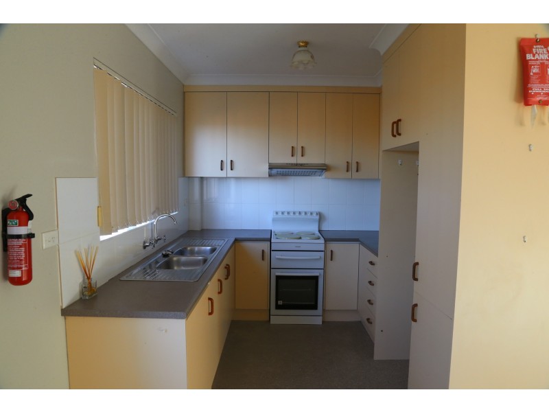 2/10 Underwood Street, Corrimal NSW 2518