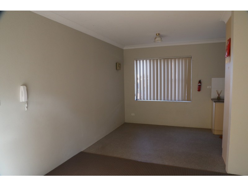 2/10 Underwood Street, Corrimal NSW 2518