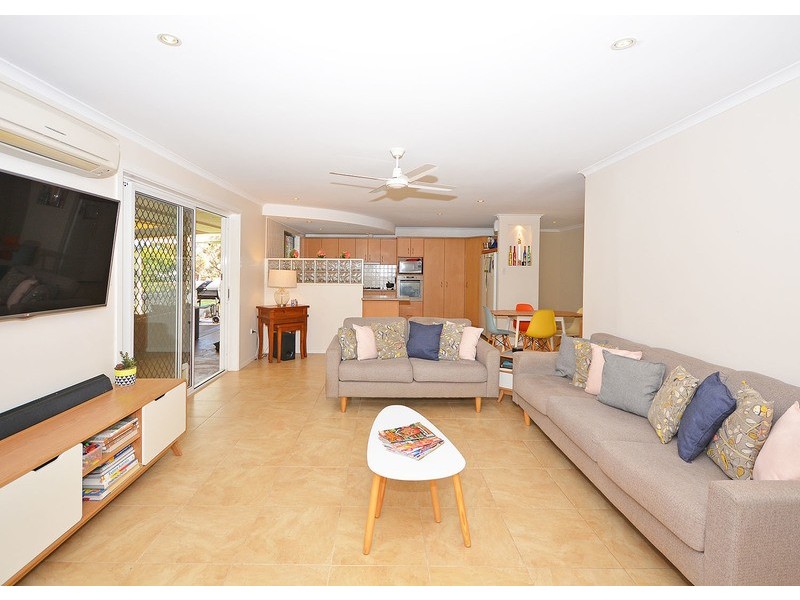 44 Senorita Parade, Urangan QLD 4655