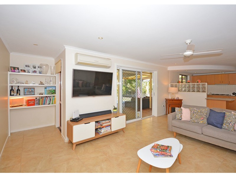 44 Senorita Parade, Urangan QLD 4655