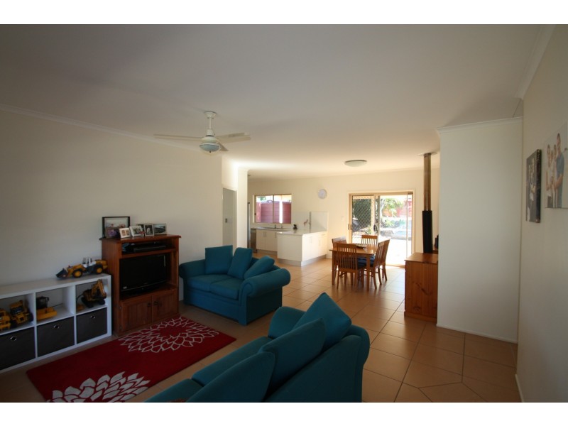 11 Ferny Dale Crescent, Branyan QLD 4670