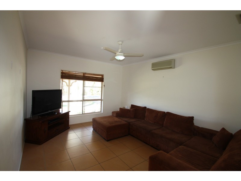 11 Ferny Dale Crescent, Branyan QLD 4670