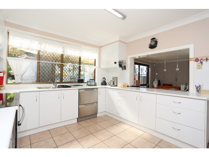 4 Shiraz Court, Wilsonton Heights QLD 4350