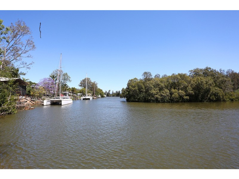 15 Riversleigh Road, Beachmere QLD 4510