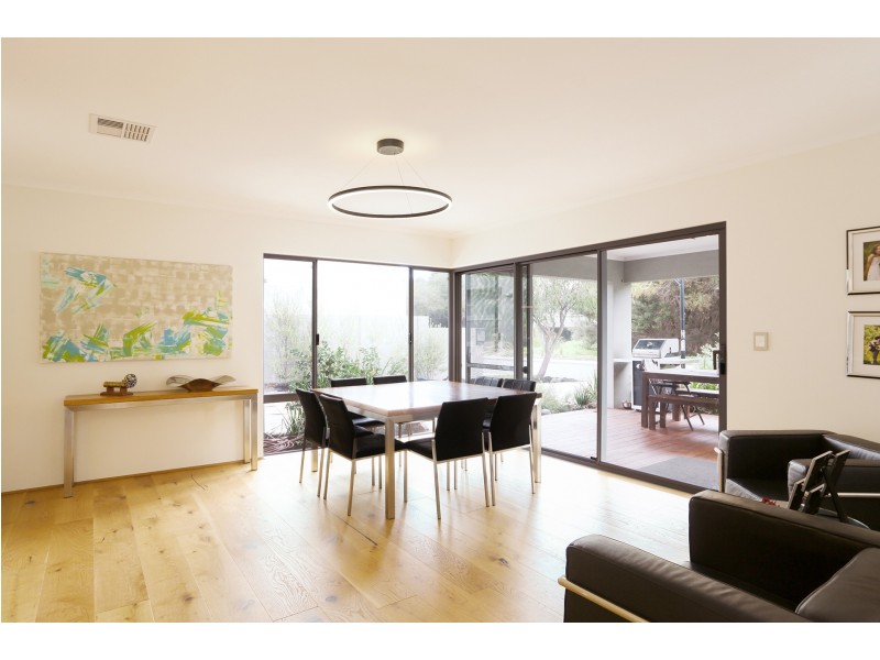 19 Birrigon Loop, Swanbourne WA 6010