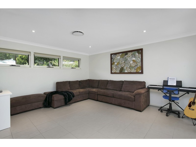 74 Dove Tree Crescent, Sinnamon Park QLD 4073