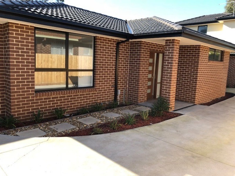 2/3 Macey, Cranbourne VIC 3977