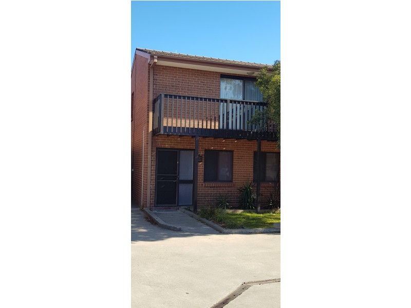 8/15 Charles Street, Queanbeyan NSW 2620