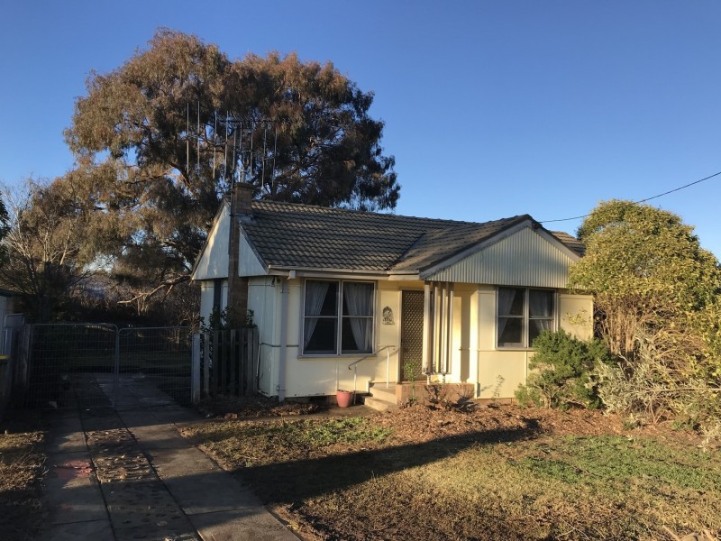 5 Nelanglo Street, Gunning NSW 2581
