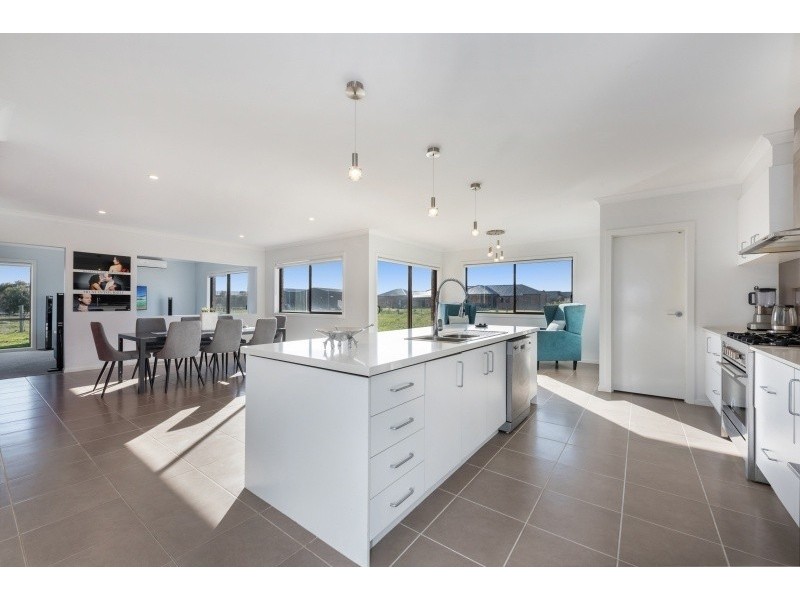 215 Glen Avon Drive, Bannockburn VIC 3331