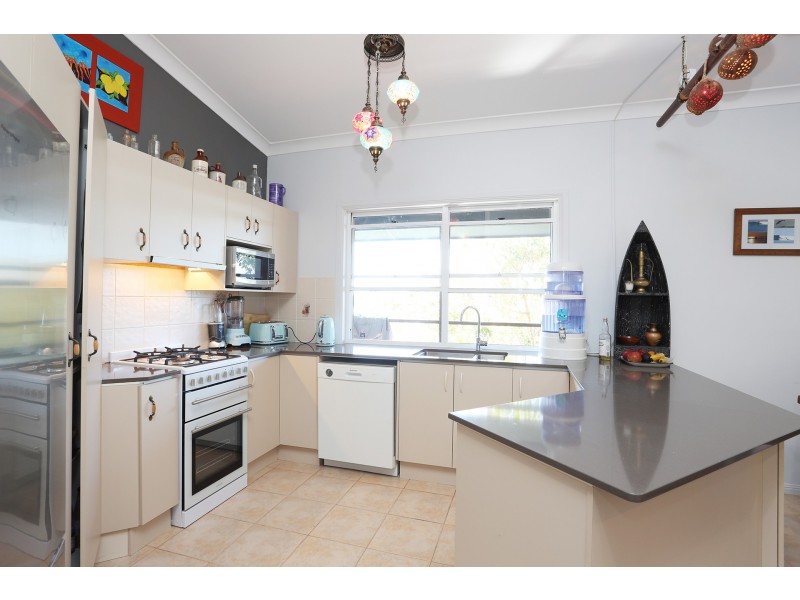 136 Broadwater Esplanade, Bilambil Heights NSW 2486