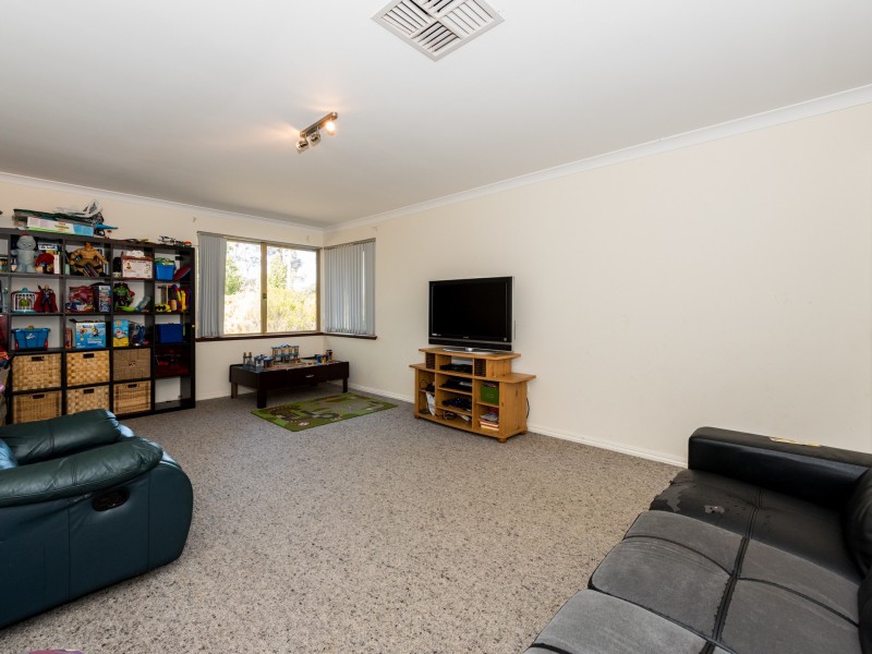 24 Illyarrie Crescent, Boddington WA 6390