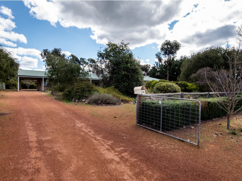 24 Illyarrie Crescent, Boddington WA 6390
