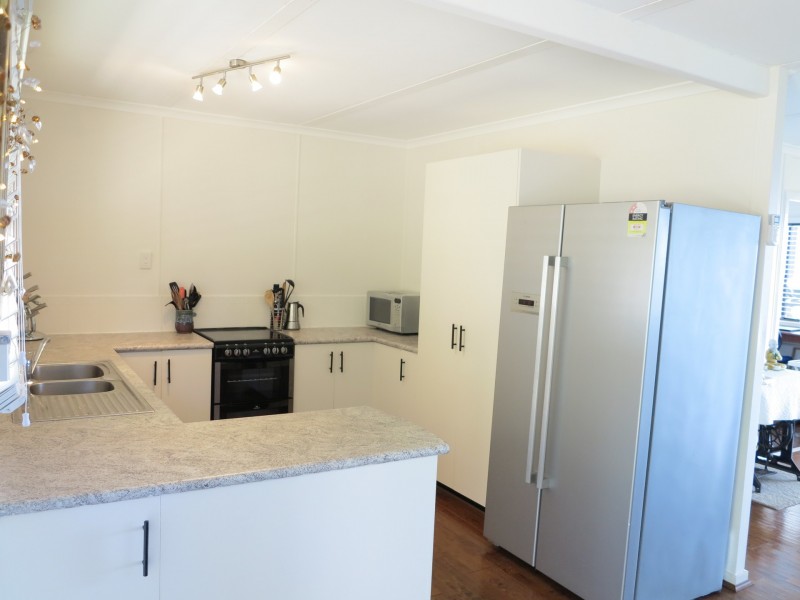 17 Lawson Street, Midge Point QLD 4799