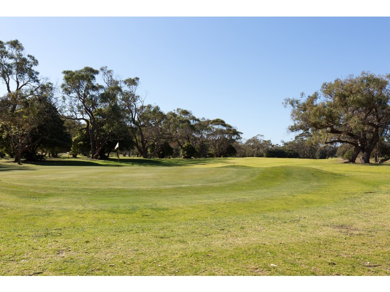 5 Merindah Court, Lakes Entrance VIC 3909