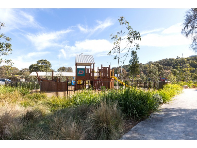 5 Merindah Court, Lakes Entrance VIC 3909