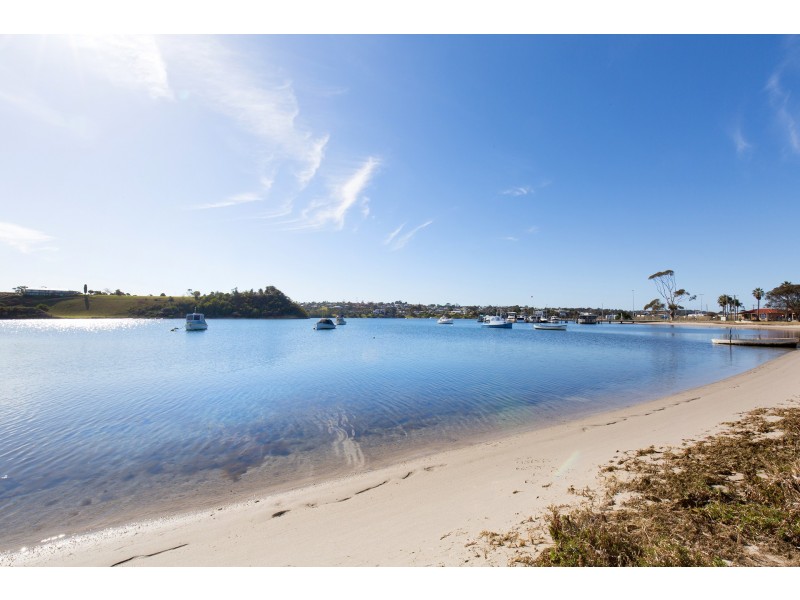 5 Merindah Court, Lakes Entrance VIC 3909