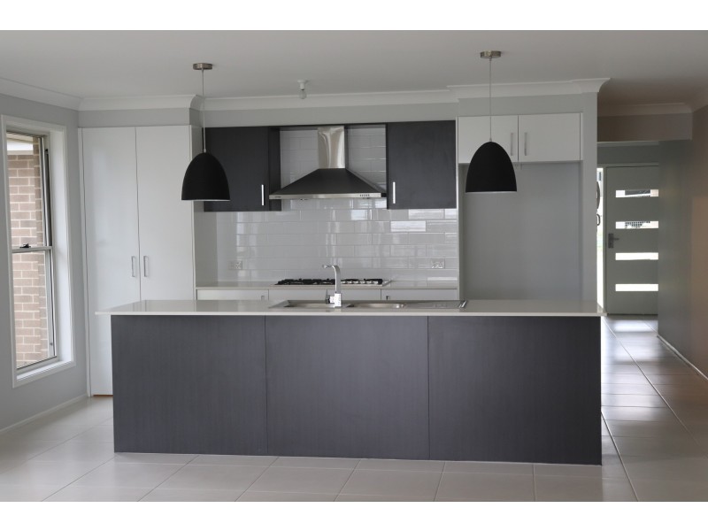 16 Lockheed Hudson drive, Horsley NSW 2530