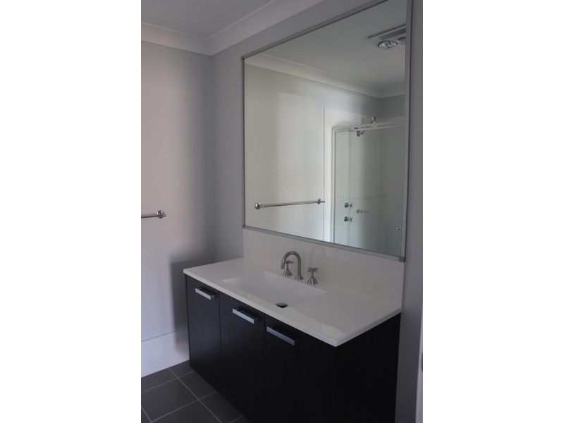 16 Lockheed Hudson drive, Horsley NSW 2530