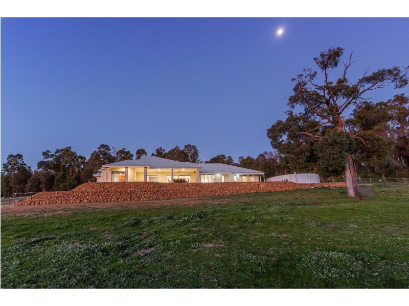 1755 Stoneleigh Road, Stoneville WA 6081