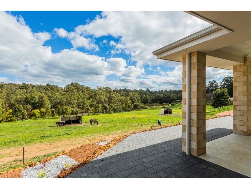 1755 Stoneleigh Road, Stoneville WA 6081