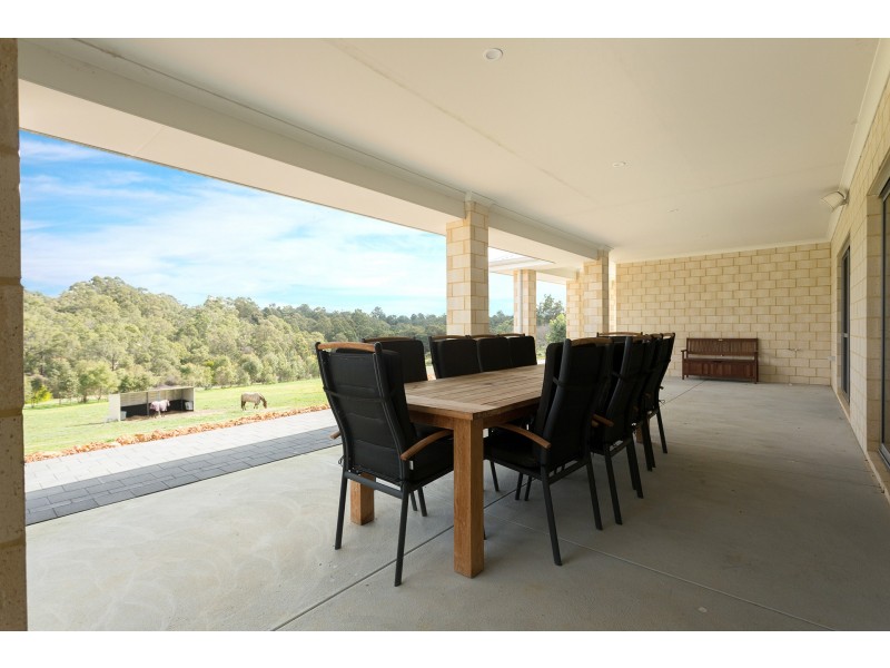 1755 Stoneleigh Road, Stoneville WA 6081