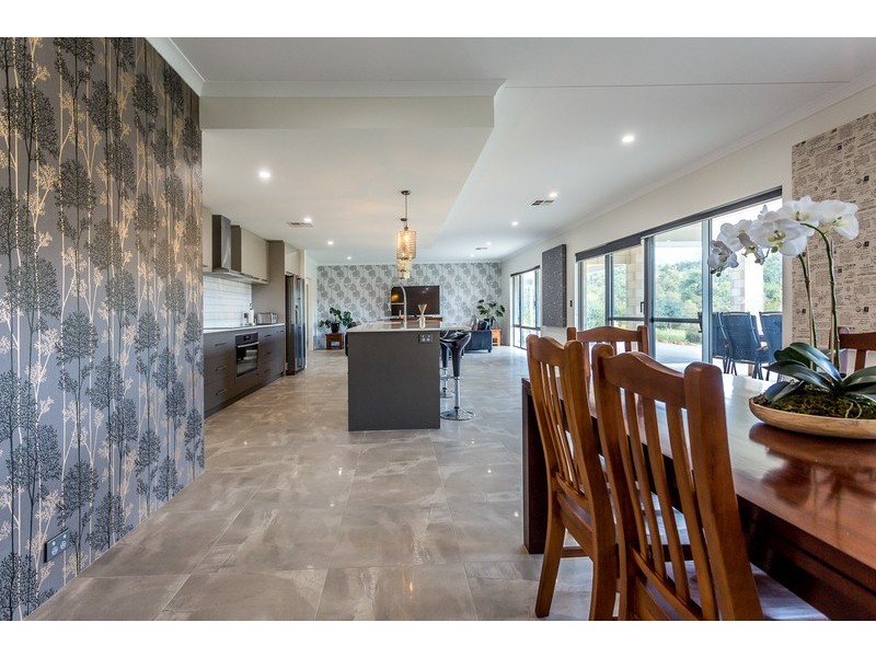 1755 Stoneleigh Road, Stoneville WA 6081