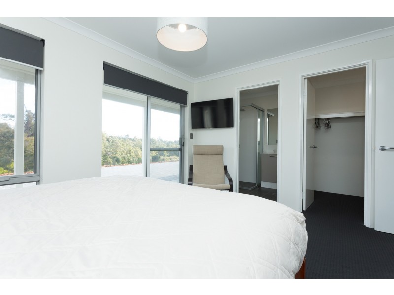 1755 Stoneleigh Road, Stoneville WA 6081