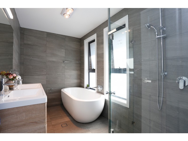 89A Oak Road, Kirrawee NSW 2232