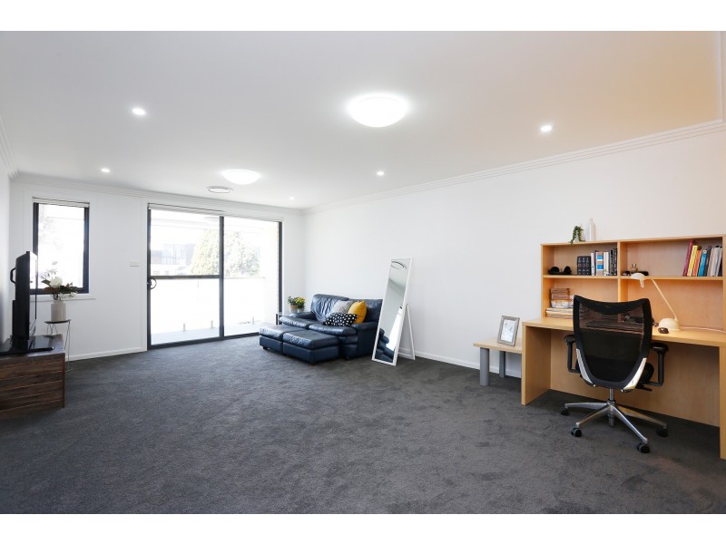 89A Oak Road, Kirrawee NSW 2232