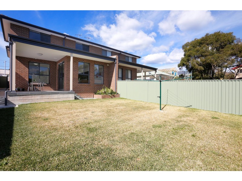 89A Oak Road, Kirrawee NSW 2232
