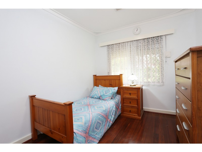 17 Frost Street, Swan View WA 6056