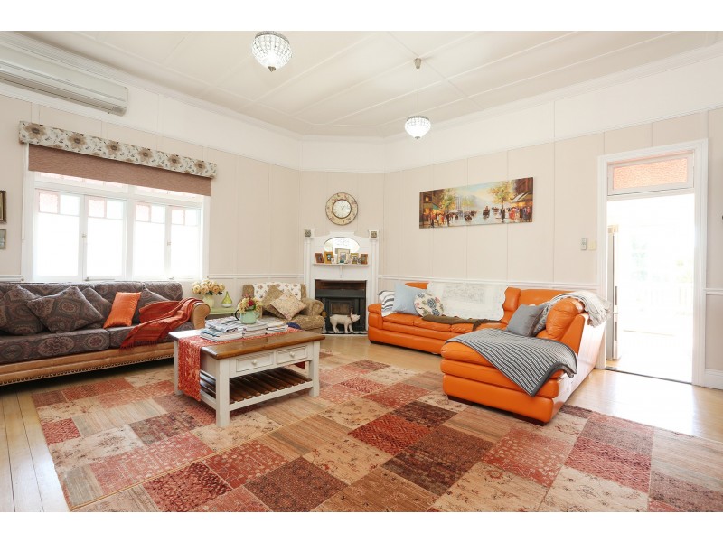 33 Pratten Street, Warwick QLD 4370