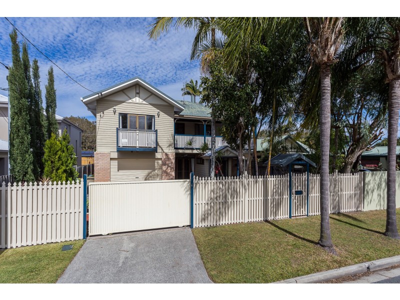 36 Clam Street, Runaway Bay QLD 4216