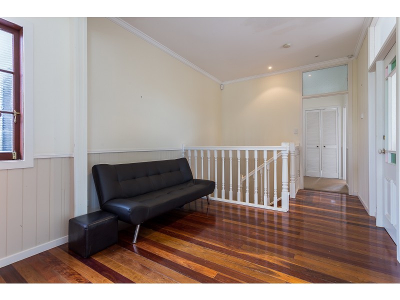 36 Clam Street, Runaway Bay QLD 4216