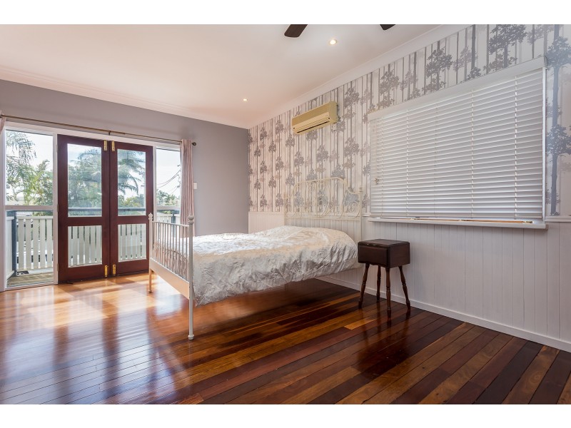 36 Clam Street, Runaway Bay QLD 4216