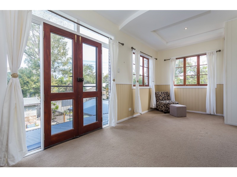 36 Clam Street, Runaway Bay QLD 4216