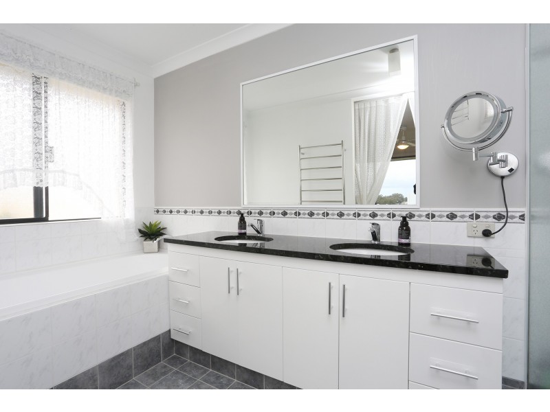 12 Elion Link, Tapping WA 6065