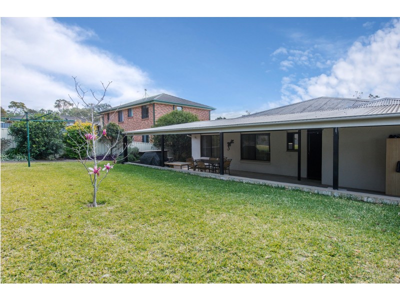 2 Nundah Close, Bomaderry NSW 2541