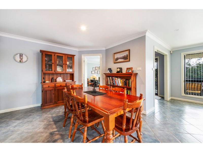 2 Nundah Close, Bomaderry NSW 2541