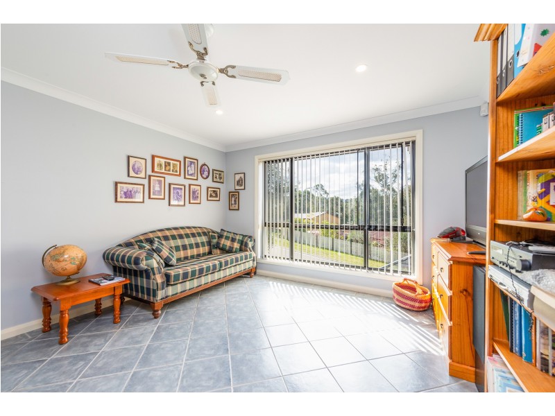 2 Nundah Close, Bomaderry NSW 2541