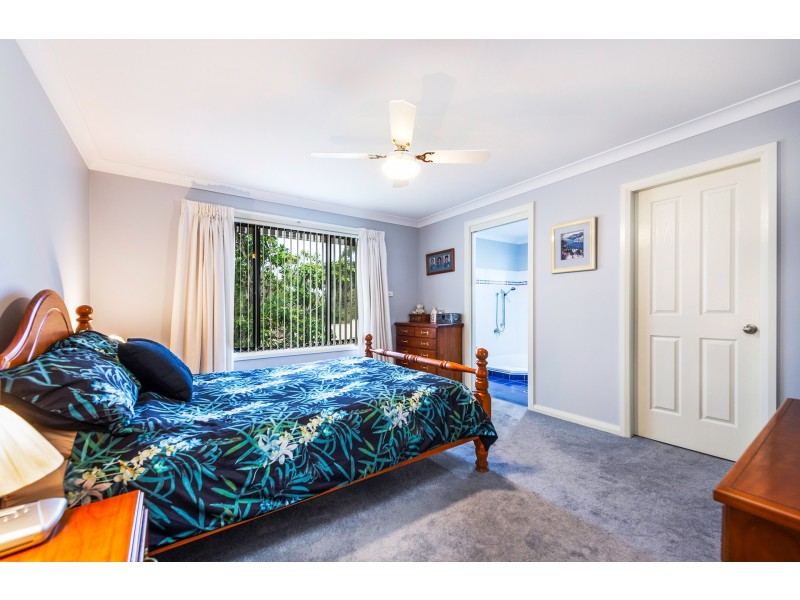 2 Nundah Close, Bomaderry NSW 2541