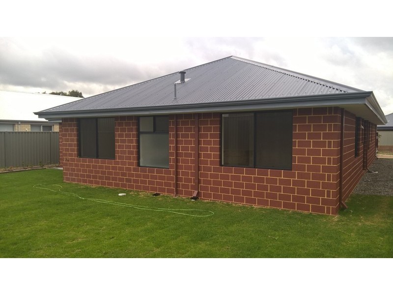 7 PERRONE AVE, Byford WA 6122