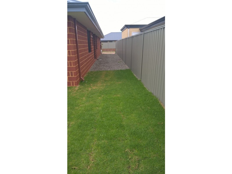7 PERRONE AVE, Byford WA 6122