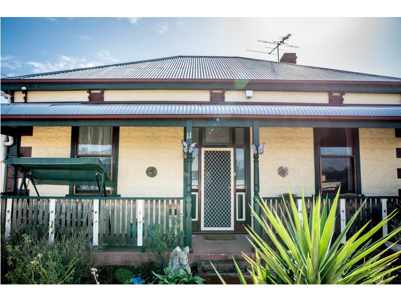 11 Edward Street, Ottoway SA 5013