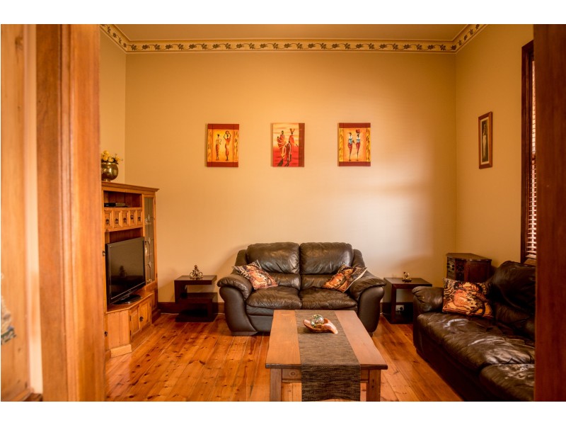 11 Edward Street, Ottoway SA 5013