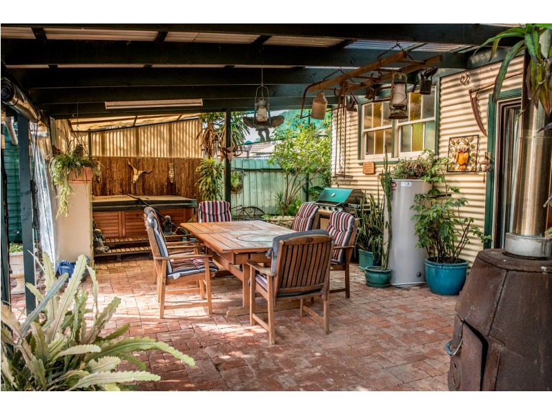 11 Edward Street, Ottoway SA 5013