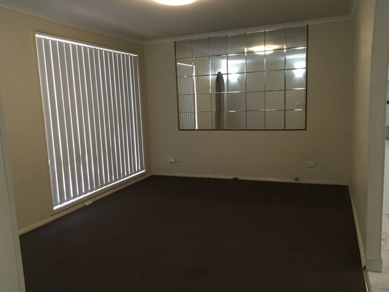 8 Breakfast Road, Marayong NSW 2148