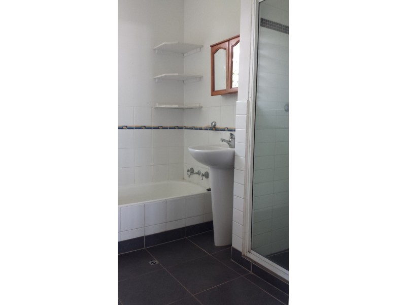 16 Wearing Crescent, Karama NT 0812